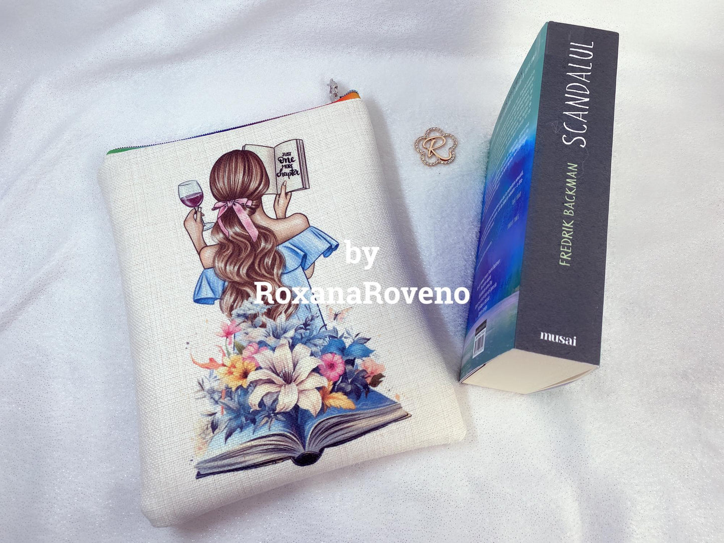 Flower book Girl reading, Book Sleeve